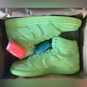 Billie Eilish AJKO mens size 11💚🍀